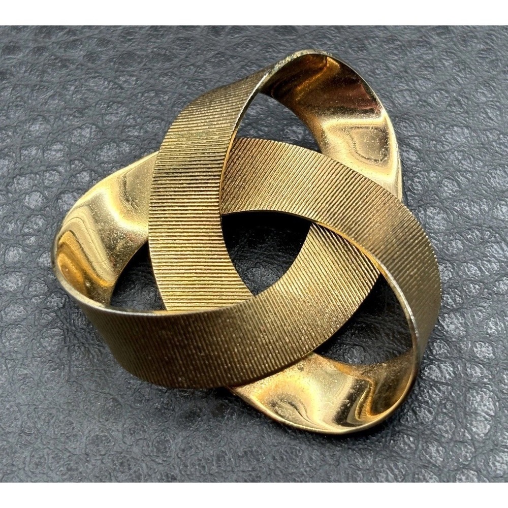 Vintage Grosse (Dior Designer) Love Knot Textured Modernist Brooch Pin Gold Tone